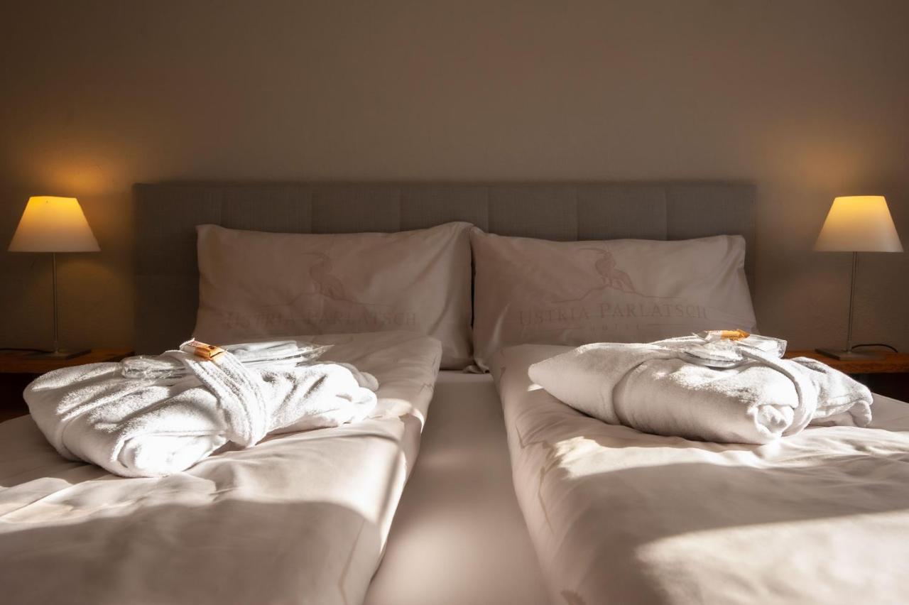 Hotel Ustria Parlatsch Trin Экстерьер фото