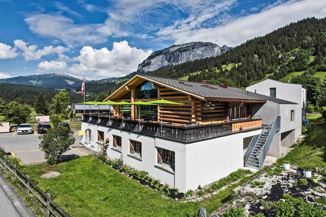 Hotel Ustria Parlatsch Trin Экстерьер фото